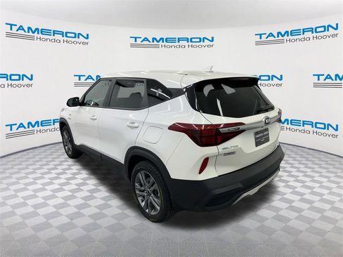 Used 2021 Kia Seltos LX image 3