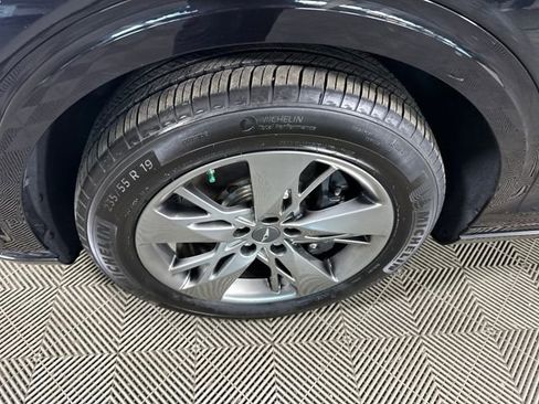 Used 2024 Genesis GV70 3.5T Sport image 10