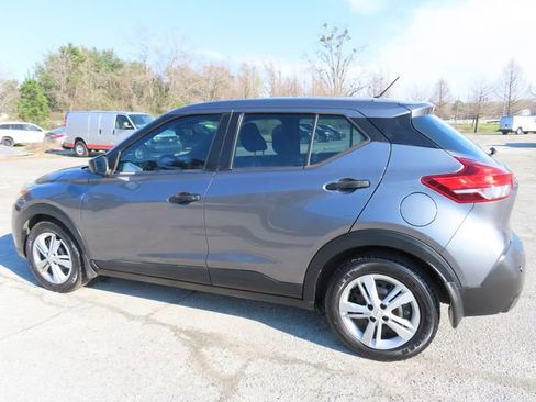 Used 2020 Nissan Kicks S image 11