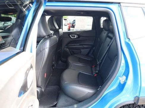 Used 2025 Jeep Compass Trailhawk AWD/4WD image 20
