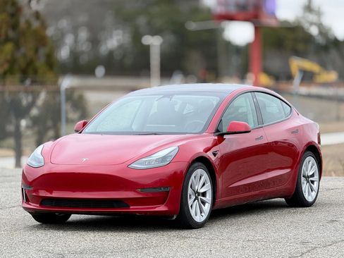 Used 2023 Tesla Model 3 Standard Range image 6