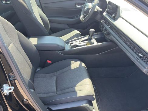 Used 2023 Honda Accord EX image 17