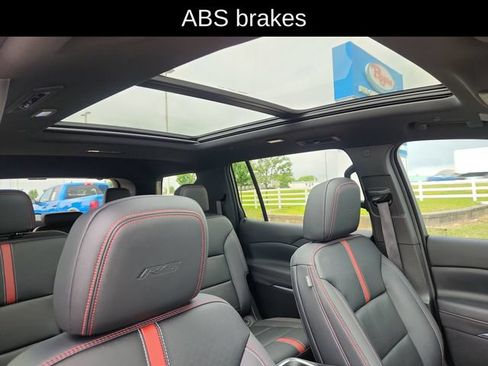 Used 2025 Chevrolet Traverse RS AWD/4WD image 26