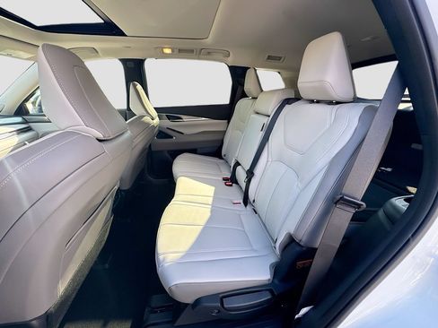 Certified 2026 INFINITI QX60 Luxe w/ Cargo Package FWD image 26