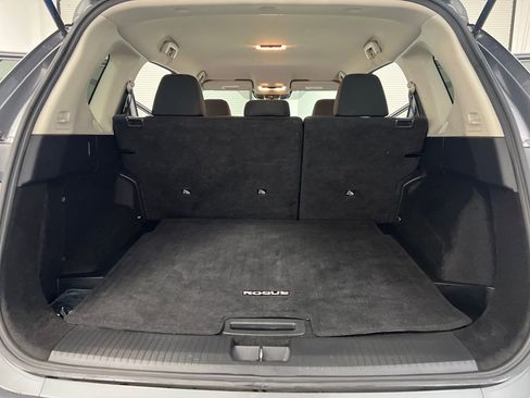 Used 2024 Nissan Rogue S image 27