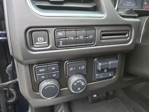 Used 2021 Chevrolet Tahoe LT w/ LT Signature Package AWD/4WD image 31