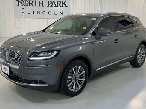 Used 2023 Lincoln Nautilus FWD image 5