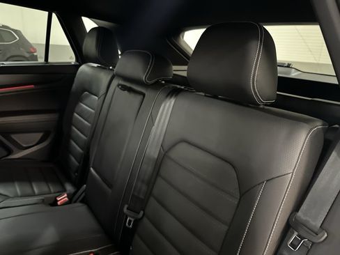 New 2026 Volkswagen Atlas Cross Sport SEL R-Line AWD/4WD image 21