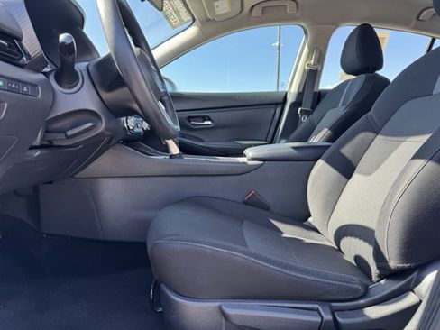 Used 2024 Nissan Sentra SV FWD image 8