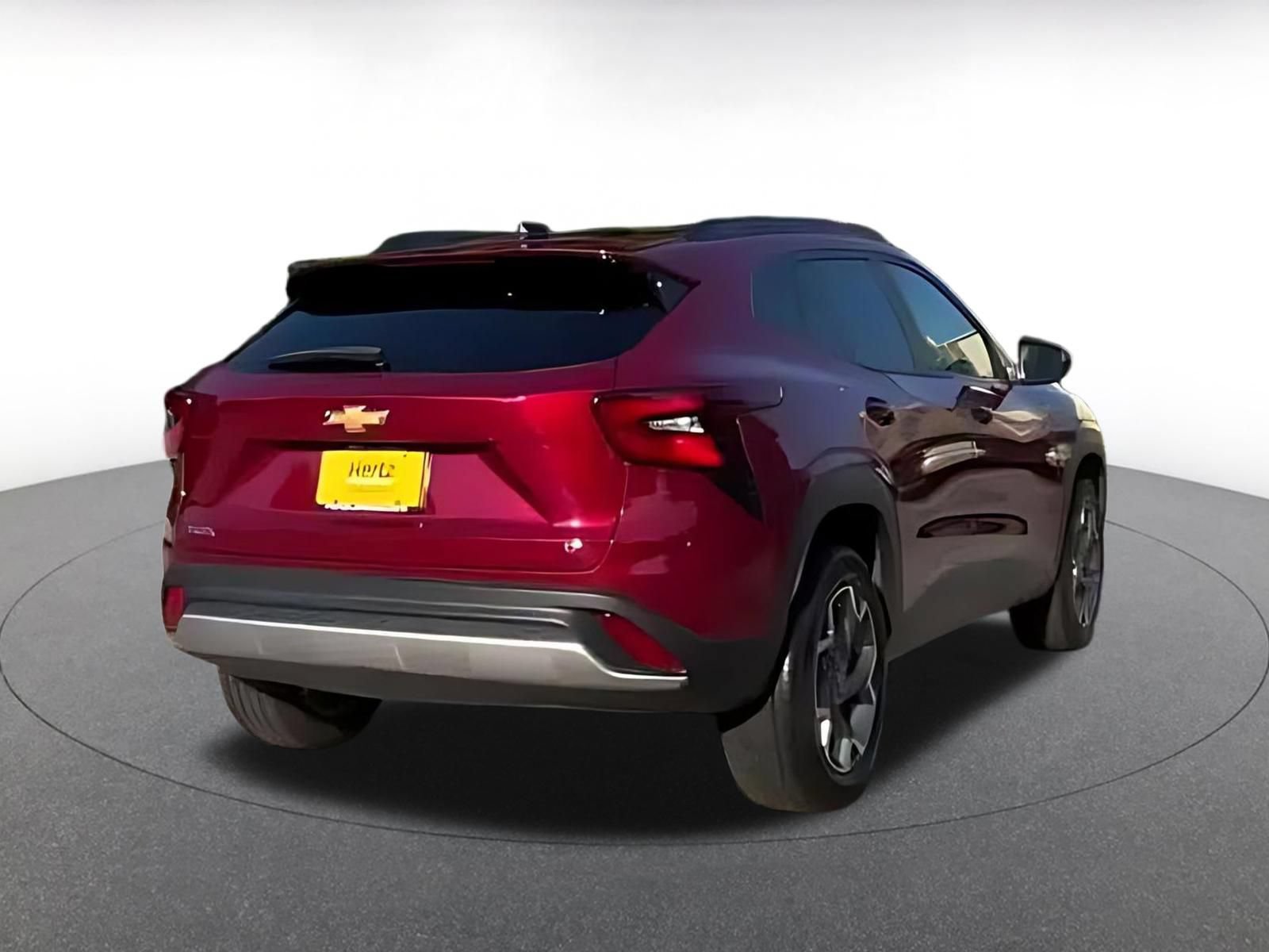 Used 2025 Chevrolet Trax LT w/ LT Convenience Package FWD image 14