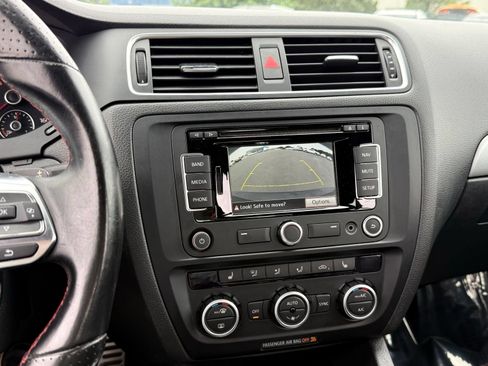 Used 2013 Volkswagen Jetta GLI Autobahn FWD image 36