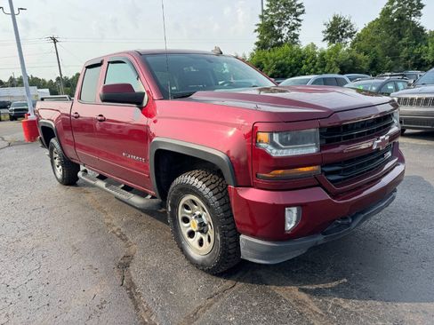 Used 2017 Chevrolet Silverado 1500 LT w/ True North Edition AWD/4WD image 7
