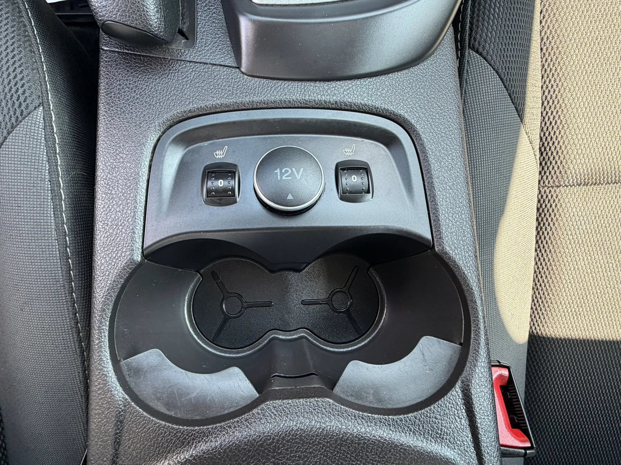 Used 2014 Ford Focus SE w/ SE Winter Package FWD image 26