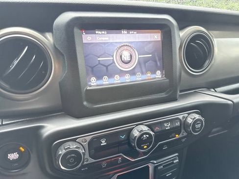 Used 2023 Jeep Wrangler Unlimited Sport AWD/4WD image 19