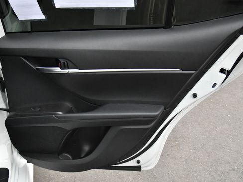 Used 2024 Toyota Camry SE w/ Convenience Package image 38