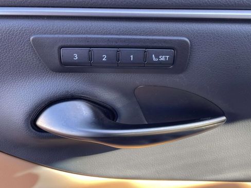 Used 2025 Lexus ES 350 w/ Premium Package FWD image 22