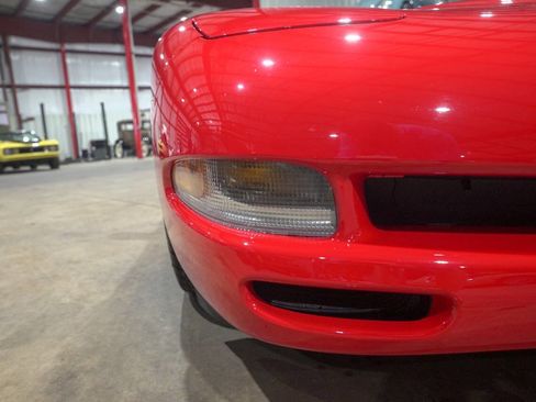 Used 2001 Chevrolet Corvette Coupe RWD image 28