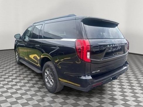 Used 2025 Ford Expedition Max Active RWD image 3