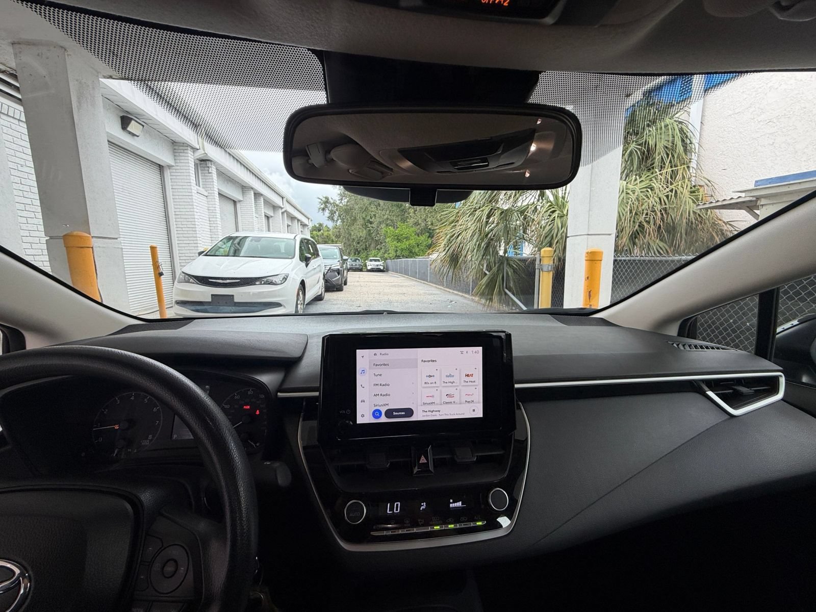 Used 2025 Toyota Corolla LE FWD image 33