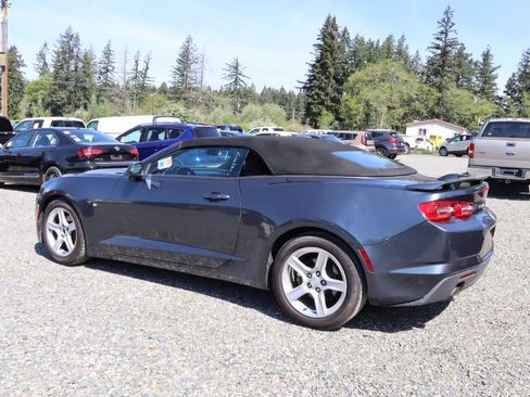Used 2019 Chevrolet Camaro LT RWD image 3