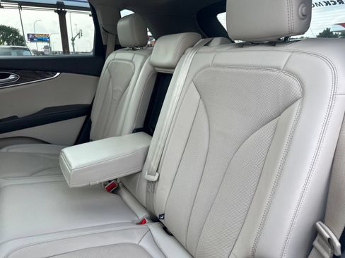 Used 2019 Lincoln Nautilus Reserve w/ Class II Trailer Tow Package AWD/4WD image 24