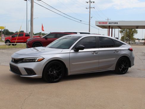 Used 2022 Honda Civic Sport image 10