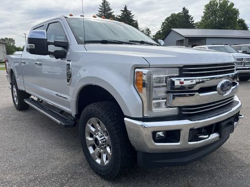 Used 2018 Ford F250 Lariat w/ Lariat Ultimate Package AWD/4WD image 4
