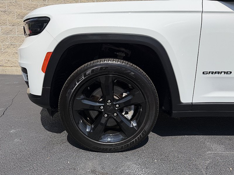 Used 2024 Jeep Grand Cherokee L Altitude AWD/4WD image 9