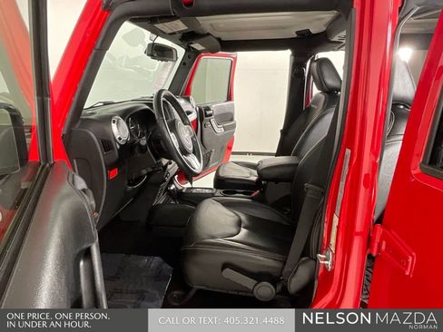 Used 2016 Jeep Wrangler Unlimited Rubicon image 11