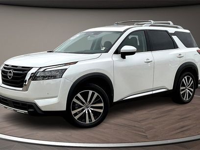 Certified 2025 Nissan Pathfinder Platinum
