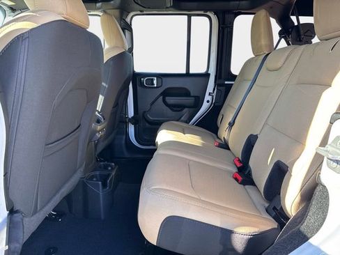 Used 2022 Jeep Wrangler Unlimited Sport image 10