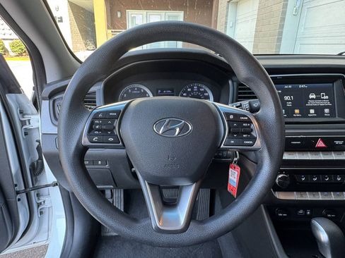 Used 2018 Hyundai Sonata SE w/ Cargo Package FWD image 17
