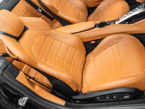 Used 2015 Ferrari California T RWD image 25