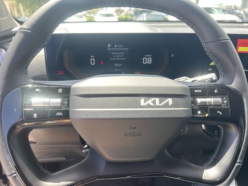 New 2026 Kia Sorento LX FWD image 18
