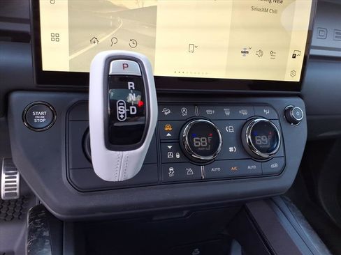 New 2026 Land Rover Defender 110 OCTA AWD/4WD image 19