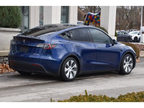 Used 2020 Tesla Model Y Performance image 4