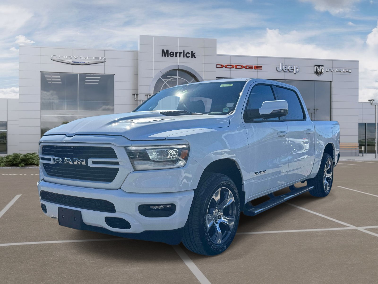 Used 2024 RAM 1500 Laramie AWD/4WD image 4