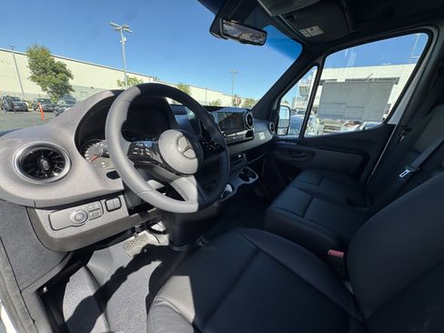 New 2025 Mercedes-Benz Sprinter 2500 image 22