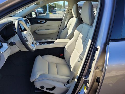 New 2026 Volvo XC60 T8 Ultra w/ Protection Package Premier AWD/4WD image 9