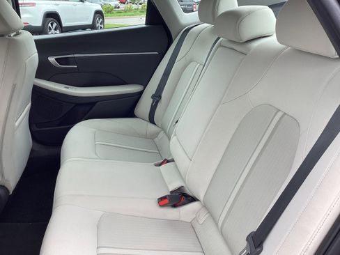 Used 2025 Hyundai Sonata SEL FWD image 13