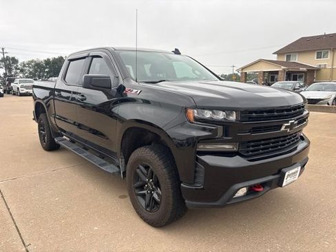 Used 2019 Chevrolet Silverado 1500 LT Trail Boss AWD/4WD image 1