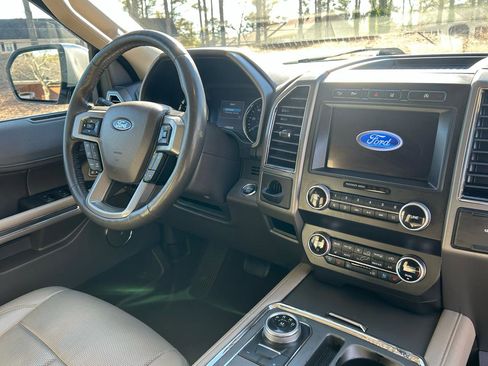 Used 2021 Ford Expedition Max XLT image 30