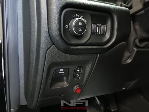Used 2019 RAM 1500 Big Horn AWD/4WD image 26