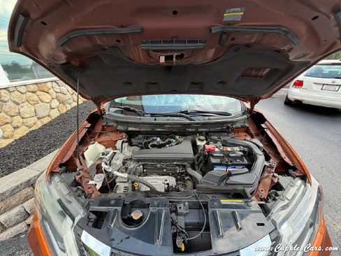 Used 2017 Nissan Rogue SV w/ Sun & Sound Touring Package AWD/4WD image 15