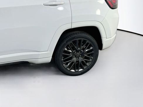 Used 2022 Jeep Compass High Altitude AWD/4WD image 30