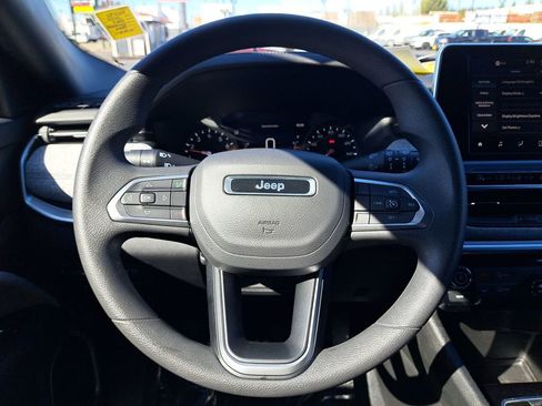 Used 2025 Jeep Compass Sport AWD/4WD image 19