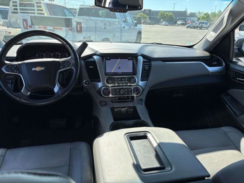 Used 2018 Chevrolet Tahoe LT w/ LT Signature Package AWD/4WD image 9