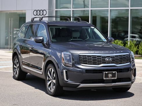 Used 2021 Kia Telluride S AWD/4WD image 2