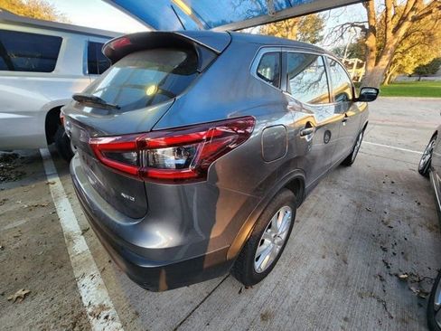 Used 2021 Nissan Rogue Sport S image 6