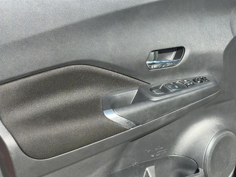 Used 2023 Nissan Kicks SV image 16